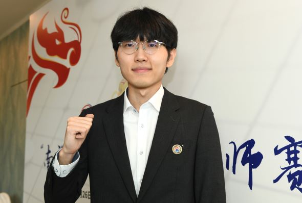 신진서, 난양배 초대 챔피언 등극...메이저 8회 우승 달성